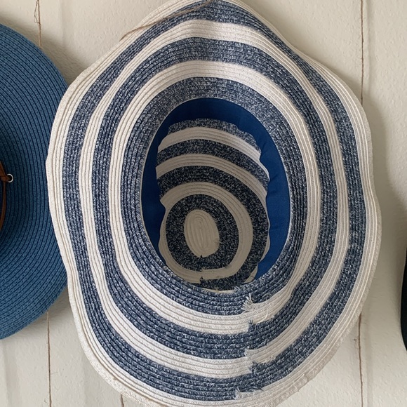 Beach Hat - Picture 5 of 6